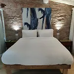 Πανσιόν Inside The Λούκα