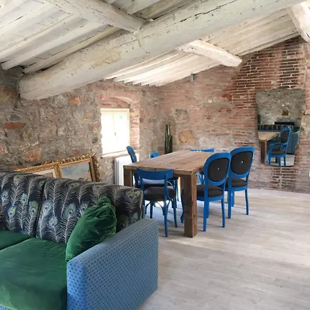 Inside The 게스트하우스