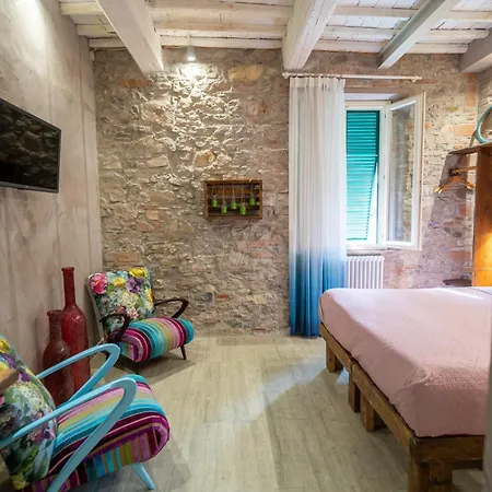 Inside The Lucca