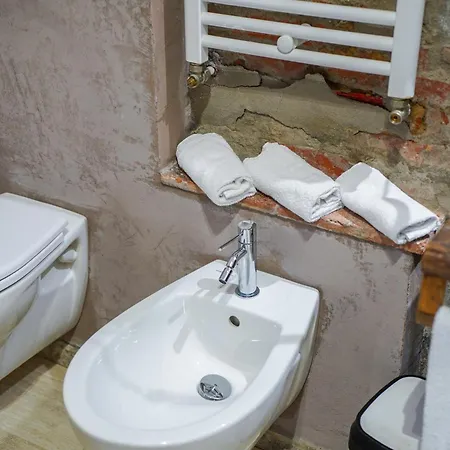 Πανσιόν Inside The 4*