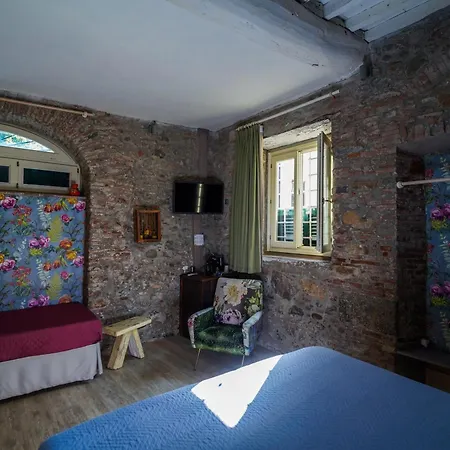 Inside The 4* Lucca