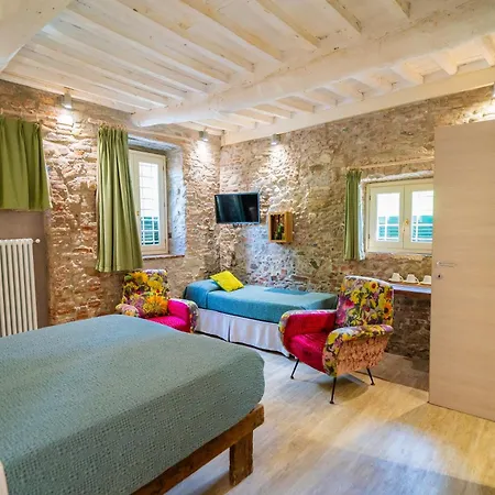 Inside The Lucca