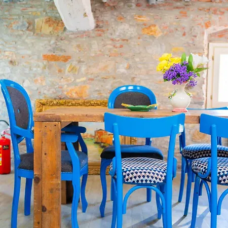 Inside The 4* Lucca