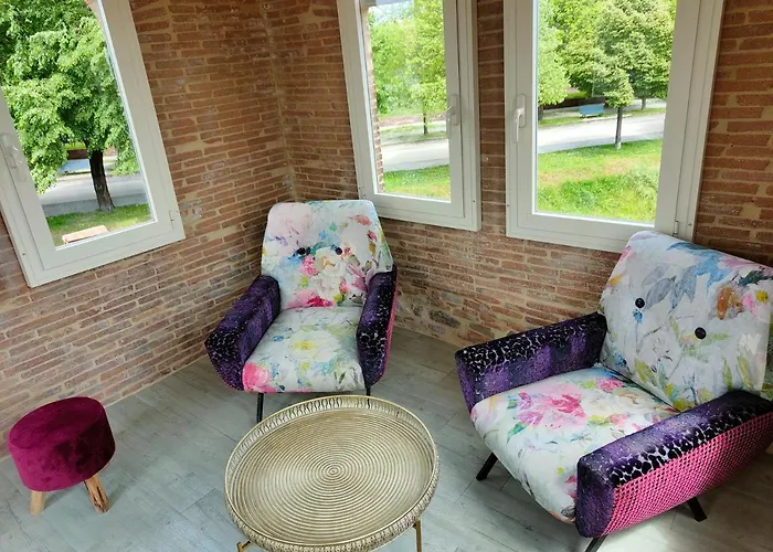 招待所 Inside The 卢卡