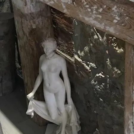 Inside The Lucca